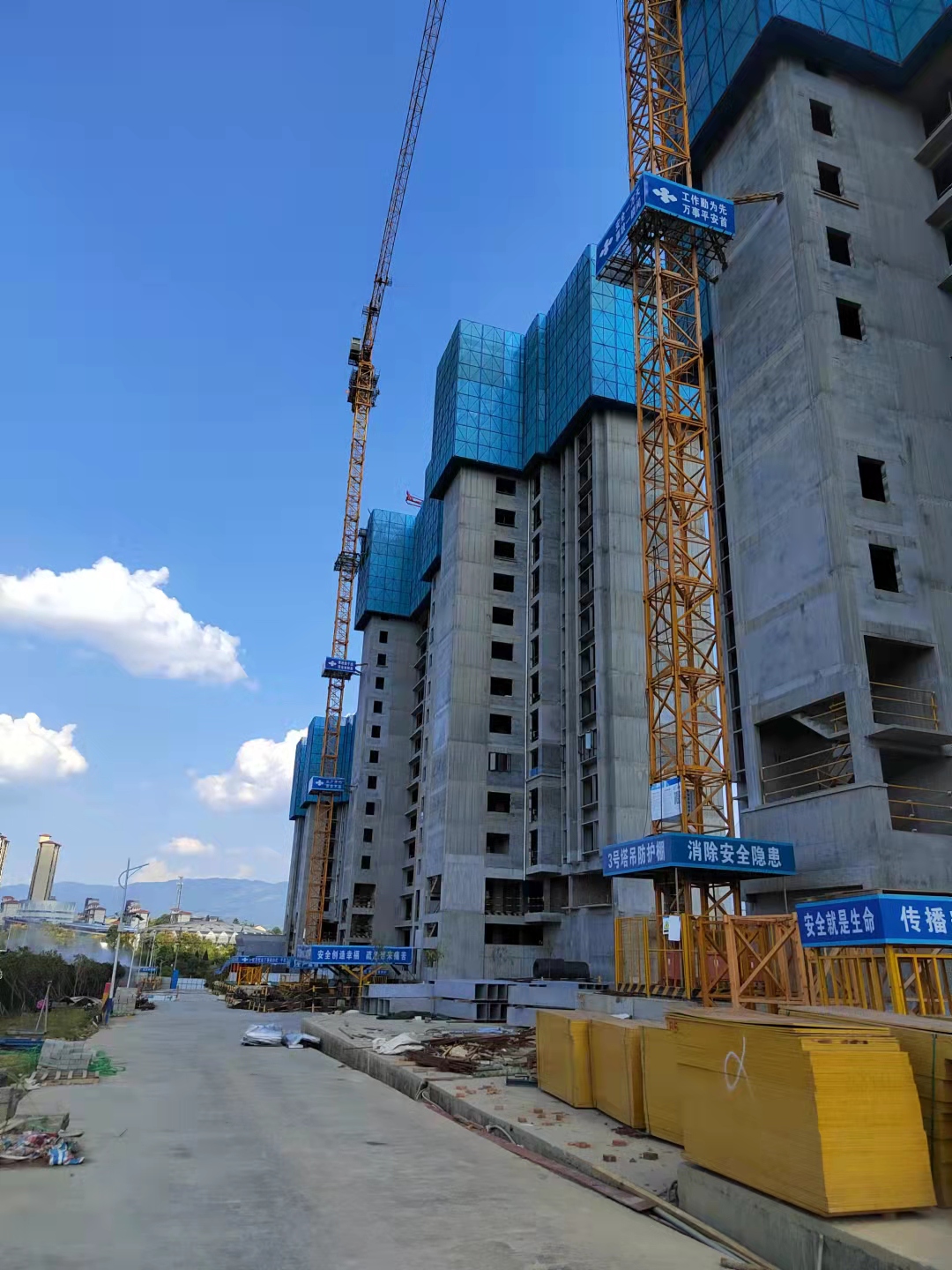 現(xiàn)在建筑全鋼爬架為什么成為主流提升架？